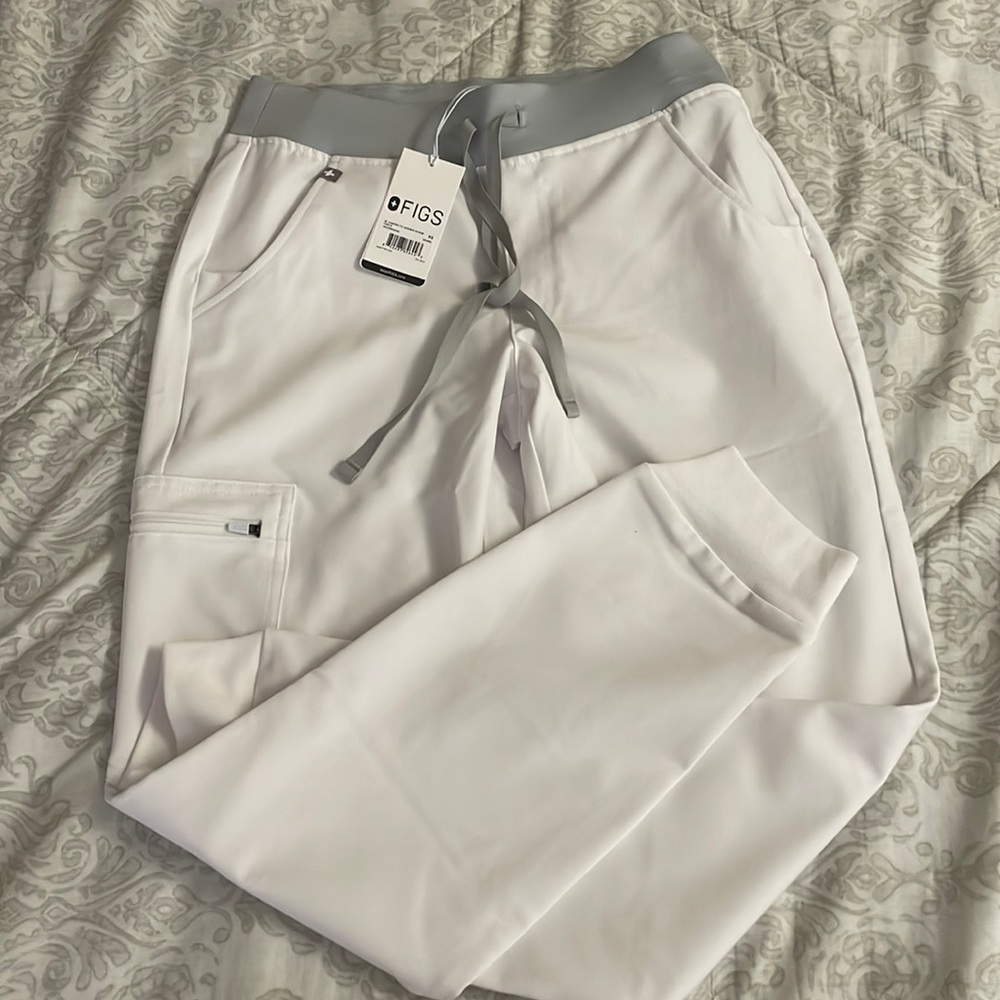 NWT Figs XS Optic White FIONxtra Zamora jogger pants